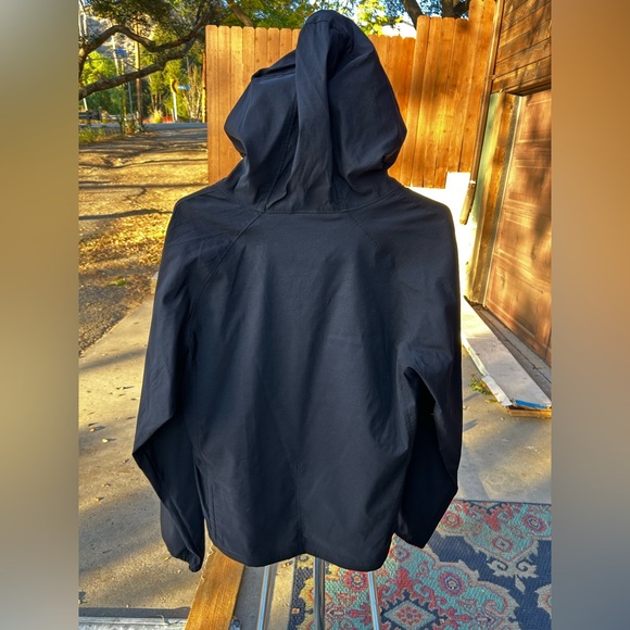 The North Face black Anorak size- SMALL NEW - Picture 3 of 3